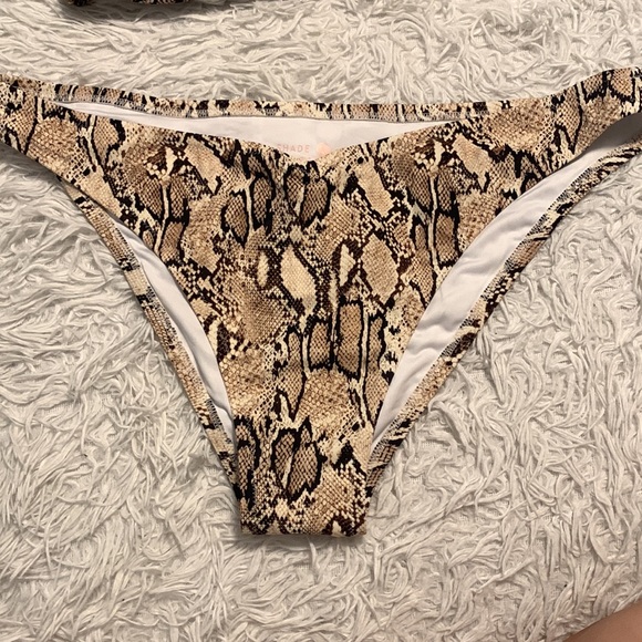 Bikini set - Picture 2 of 9